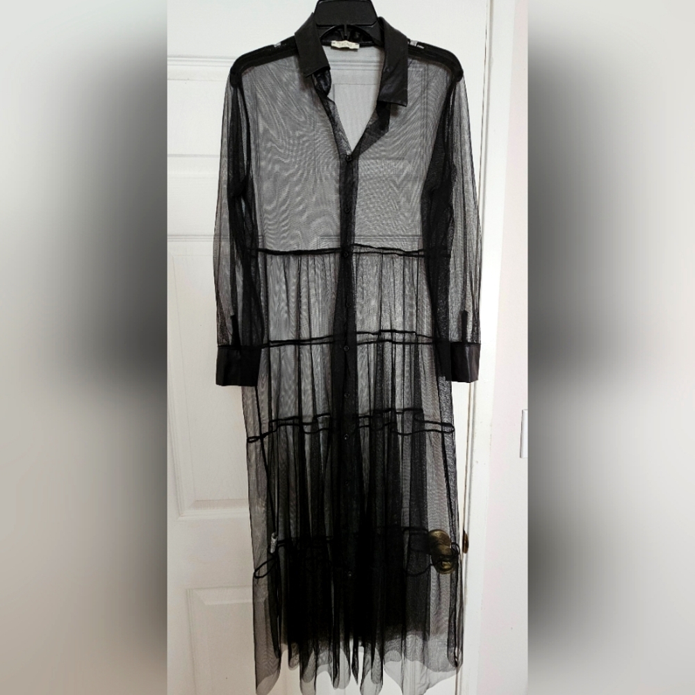 Black tulle cover-up M